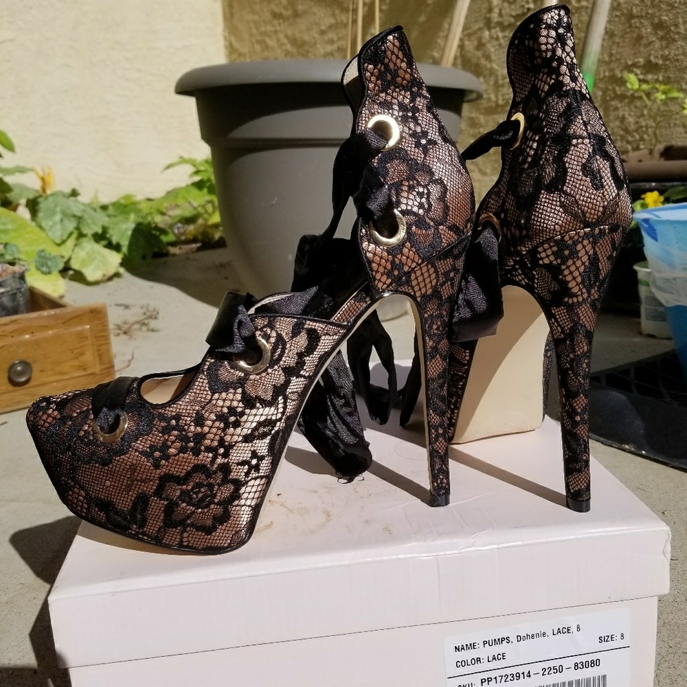 New never worn Just Fab Lace Platforms